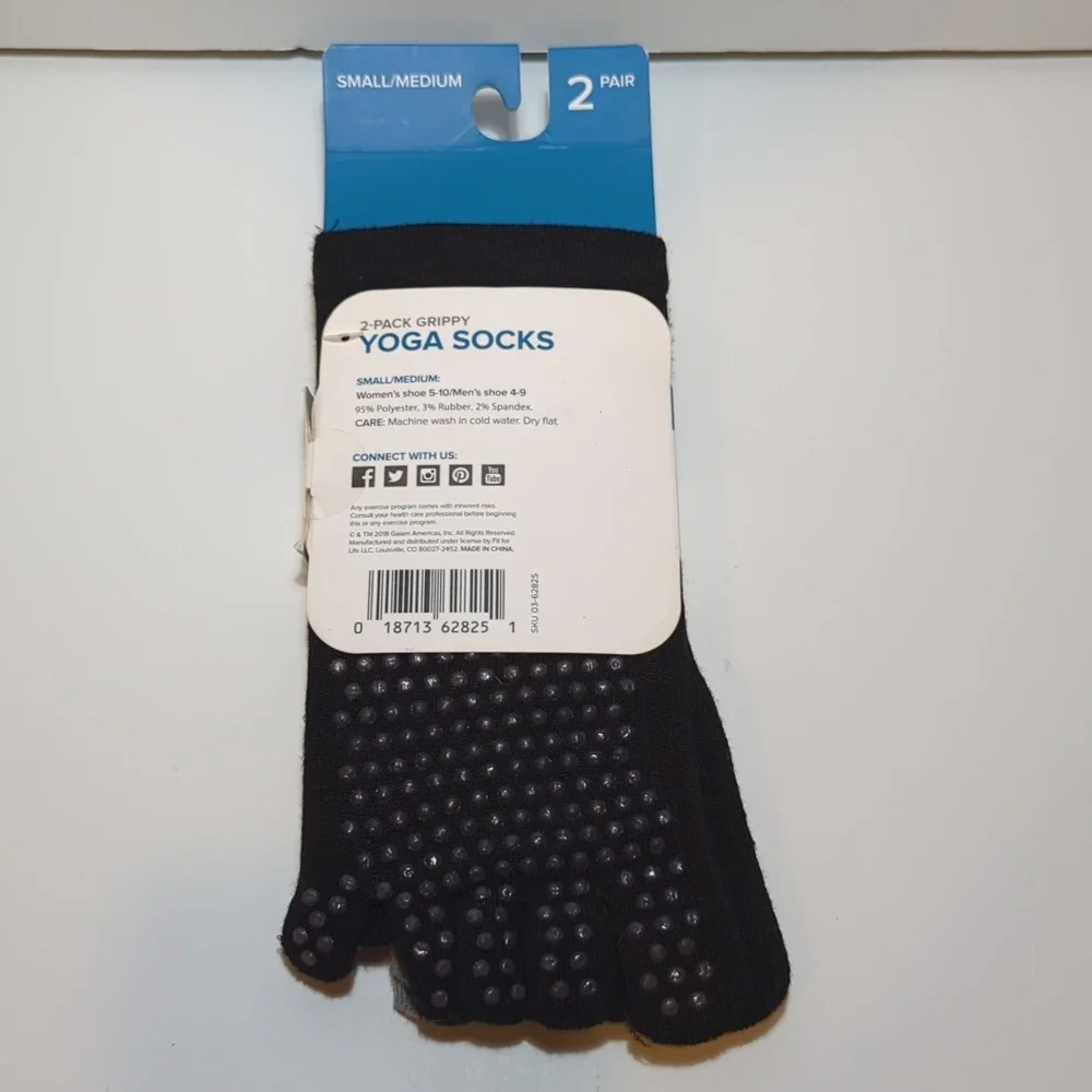 2 pair of Evolve by Gaiam grippy yoga socks stay out comfort fit small / medium